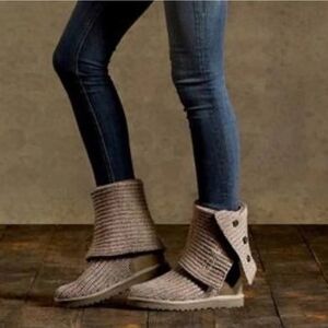 Vintage UGG 3 Button Sweater Knit Slouchy Boots Gray 8